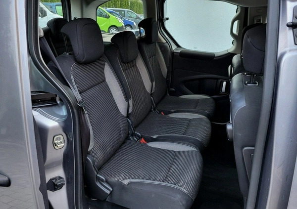 Peugeot Partner cena 41500 przebieg: 165000, rok produkcji 2016 z Lwówek Śląski małe 121